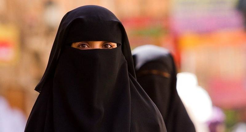 جرمنی: باحجاب خاتون کو بس میں نہ بٹھانے والے ڈرائیور پر مقدمہ