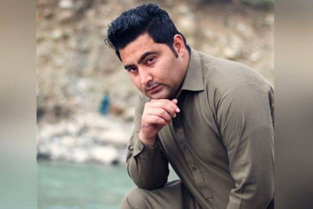 مشعال خان کےقتل کیخلاف ہونے والا احتجاج بدنظمی کا شکار, شیریں مزاری کو خطاب سے روک دیا