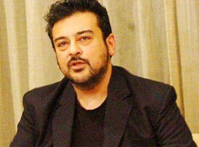  گلوکار عدنان سمیع کو ایک مرتبہ پھر ٹوئٹر پر صارفین کی تنقید کا سامنا کرنا پڑ گیا
