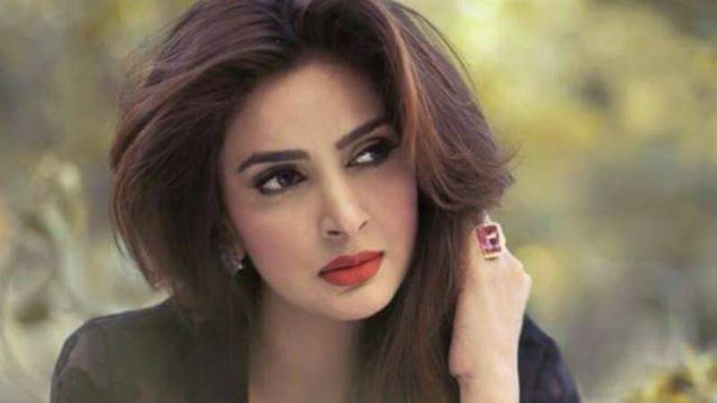 ایوارڈز کارکردگی کی بنیاد پر دیے جانے چاہیئں تعلقات کی بنیاد پر نہیں :صبا قمر