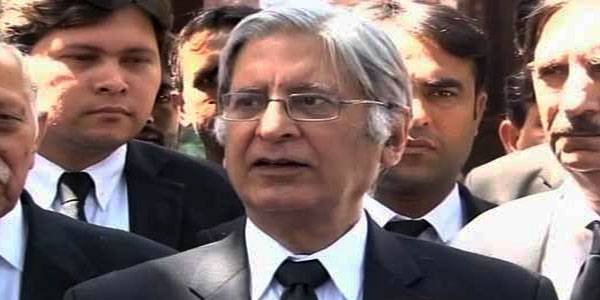 جے آئی ٹی بنانا نواز شریف کو فرار کا راستہ دینے کے مترادف ہے: اعتزاز احسن 