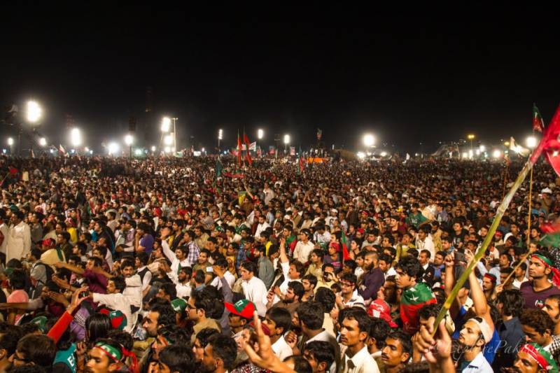 وزیراعظم نواز شریف کے استعفیٰ کیلئے عمران خان نے احتجاجی جلسے کا اعلان کر دیا 