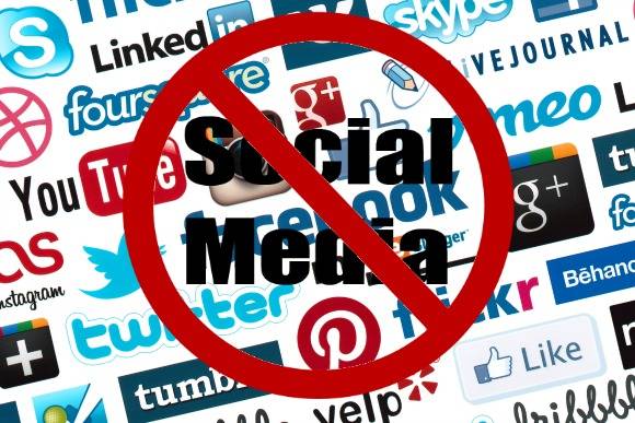 مقبوضہ کشمیر میں سوشل میڈیا کی ویب سائٹس پر پابندی لگا دی گئی