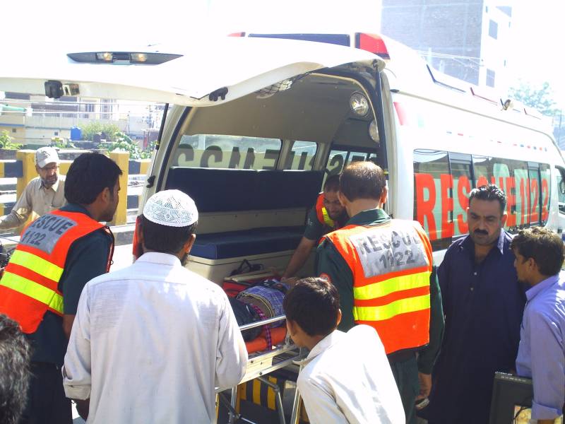 لیہ میں پانچ بچوں کو زہر دے کر باپ نے خود کشی کر لی 