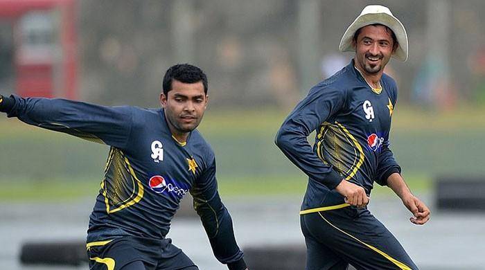 جنید خان اور عمر اکمل کے درمیان تنازع کھڑا ہو گیا 
