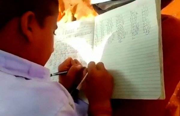 ایسا اسکول جہاں تمام بچے بیک وقت دونوں ہاتھوں سے لکھ سکتے ہیں
