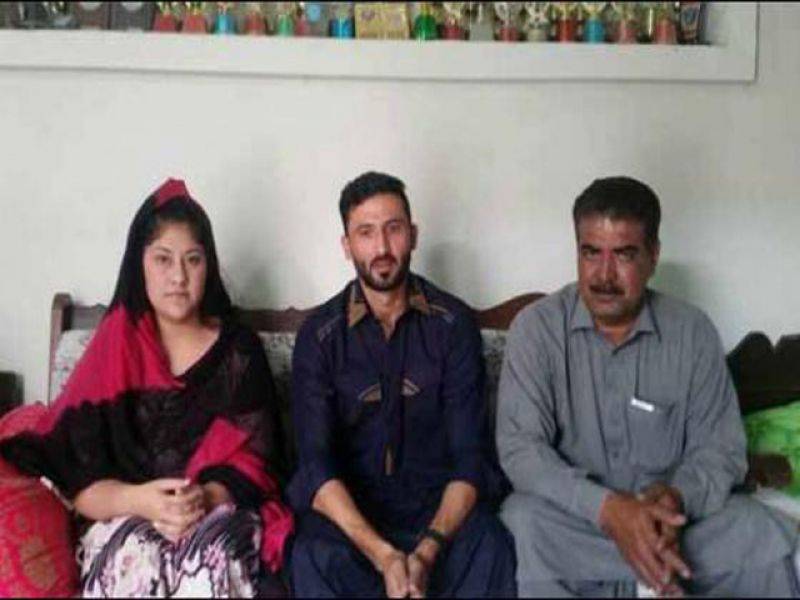 جنید خان کی مشعال خان کے گھر والوں سے تعزیت 