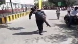 بھارت بیٹے کی لاش لے جانے کیلئے ایمبولینس نہیں دی گئی