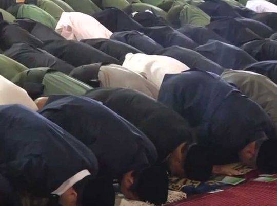 جمعہ کی نماز پڑھنے کے بہانے دو سو قیدی مسجد کا دروازہ توڑ کر فرار 