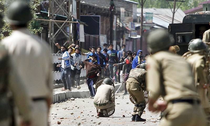 مقبوضہ کشمیر : بھارتی فورسز کا ہندواڑہ میں طلبہ کیخلاف طاقت کا وحشیانہ استعمال