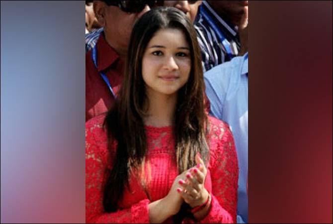 معروف بھارتی کرکٹر کی بیٹی کی بالی ووڈ میں انٹری،تصاویر نے سب کے چھکے چھڑوادئیے