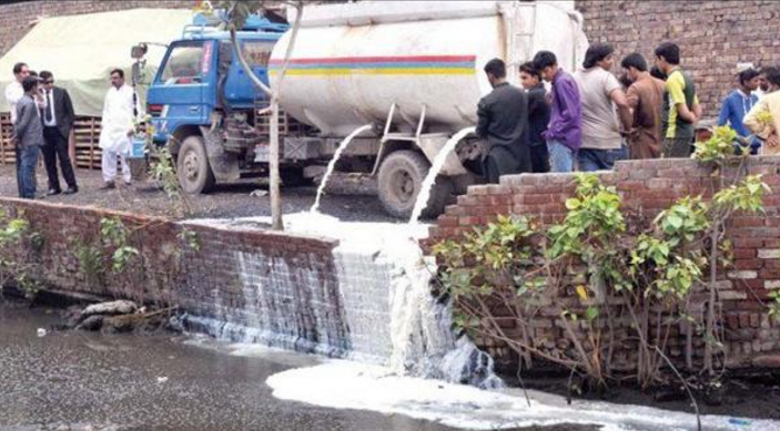 پنجاب فوڈ اتھارٹی نے 4000لٹر سے زائد ناقص دودھ تلف کردیا