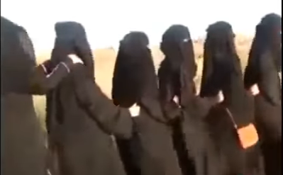 سعودی سکول طالبات کی ” کیٹ واک “ کرنے کی ویڈیو سوشل میڈیا پر وائرل 
