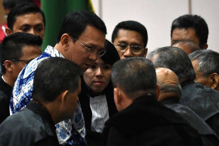  توہین مذہب کے مقدمے میں جکارتہ کے گورنر کو دو برس کی قید کی سزا