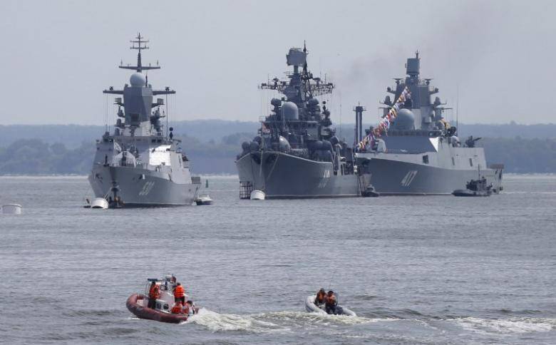  روس نے امریکی بحری جنگی جہازوں کے مقابل اپنے بحری جنگی جہاز روانہ کر دیے‎