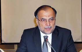 چین جا کر سی پیک منصوبوں سے متعلق غلط فہمیاں پیدا کرنا افسوسناک ہے ، احسن اقبال