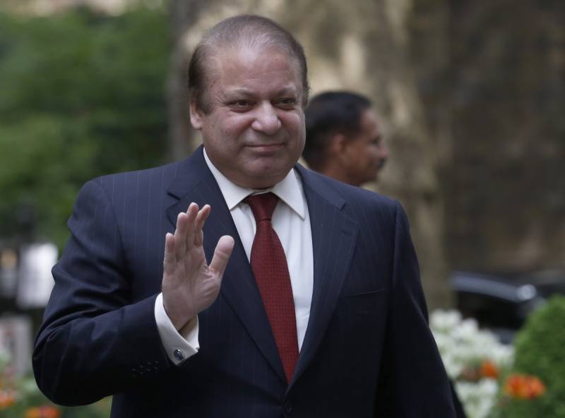 وزیر اعظم سرکاری دورے پر چین روانہ ہو گئے