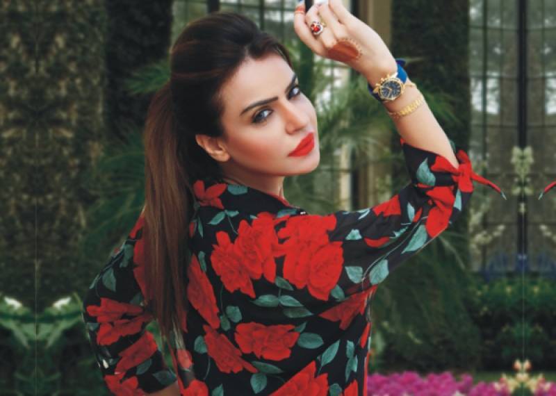 ماڈل ڈولی کے خلاف ایک کروڑ سات لاکھ ہرجانے کے دعوے کی سماعت ملتوی 