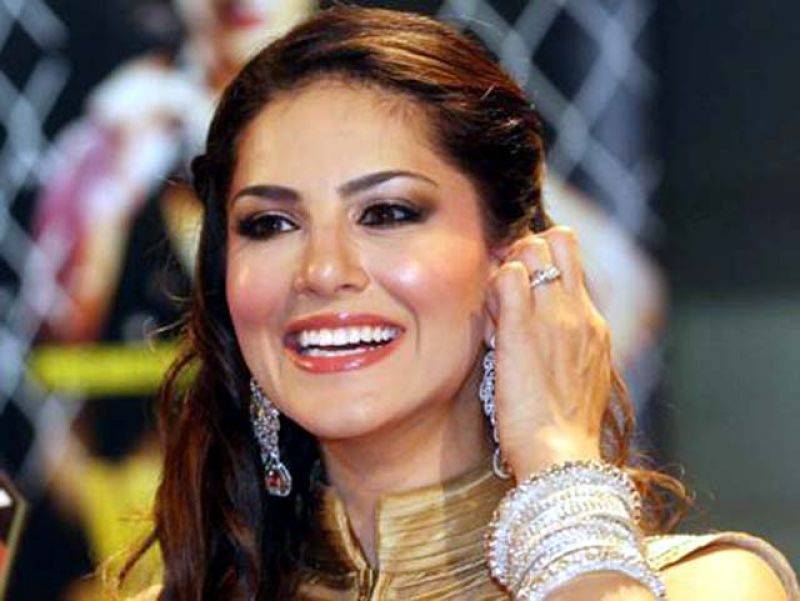 سنی لیون کے بارے میں ایسے حقائق جو آپ نہیں جانتے