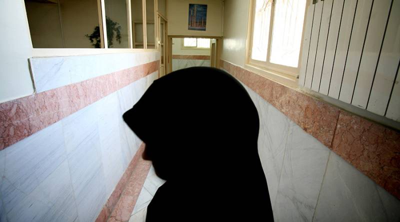 ایران میں مردے نہلانے پر خاتون کو قید اور کوڑوں کی سزا
