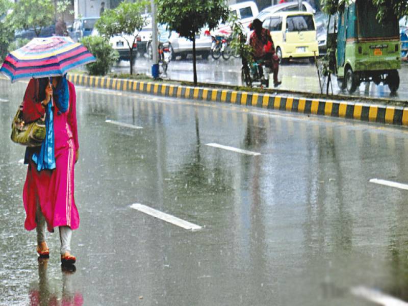 ملک کے بیشترعلاقوں میں بادل برس پڑے، گرمی کی چھٹی ہوئی تو شہریوں نے سکھ کا سانس لیا
