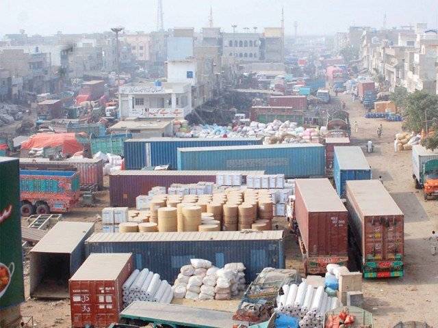 کراچی میں گڈز ٹرانسپورٹرز کی ہڑتال سنگین صورت اختیار کرگئی