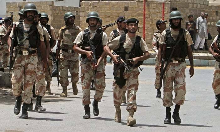 رینجرز سندھ کی کراچی مختلف علاقوں میں کارروائی، 10 ملزمان گرفتار