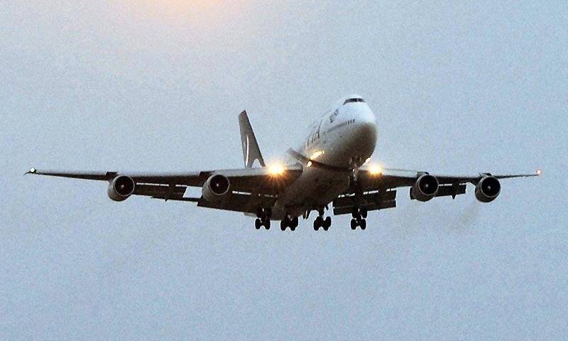 لندن میں زیرحراست رہنے والا پی آئی اے کا عملہ کراچی پہنچ گیا 