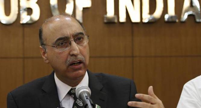 'کلبھوشن کی پھانسی کے معاملے پر پاکستان اپنے موقف پر ڈٹا رہے گا'
