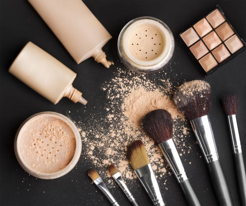 میک اپ سامان کی قیمتوں میں اضافہ ، مرد ارکان اسمبلی کا احتجاج
