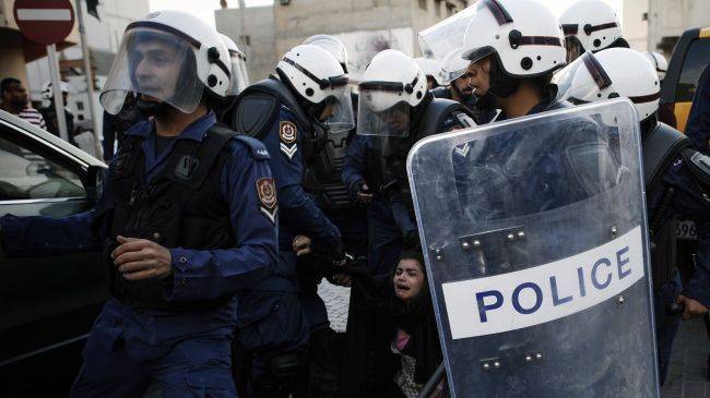 بحرین میں دھرنے پر بیٹھے مظاہرین پر پولیس کی فائرنگ، متعدد زخمی ہو گئے‎