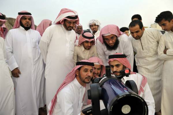 جدہ: سعودی عر ب میں رمضان المبارک چاند کی تلاش کے لیئے شہریوں سے اپیل کر دی 