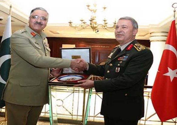 چیئرمین جوائنٹ چیفس آف سٹاف کمیٹی جنرل زبیر محمود حیات کو لیجن آف میرٹ ایوارڈ سے بھی نوازا گیا