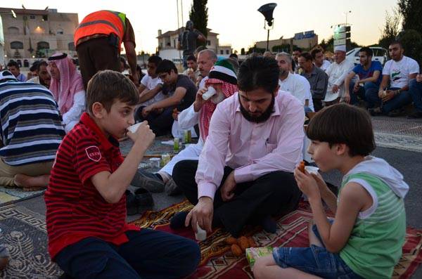 سعودی عرب شامی پناہ گزینوں کے لئے افطار کی سہولیات فراہم کرے گا 