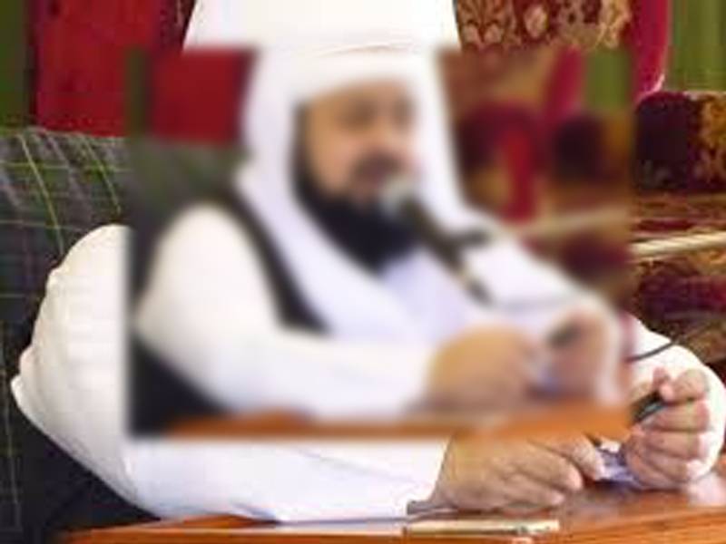  معروف روحانی شخصیت و پیر کو مرید نے لوٹ لیا،آٹھ کروڑ روپے لیکر غائب