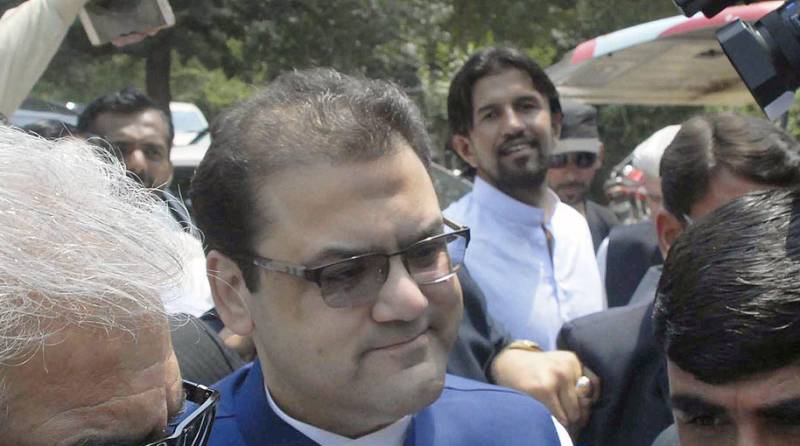 حسین نواز سے تقریباً چھ گھنٹے تک پوچھ گچھ، مزید دستاویزات پیش کر دیں