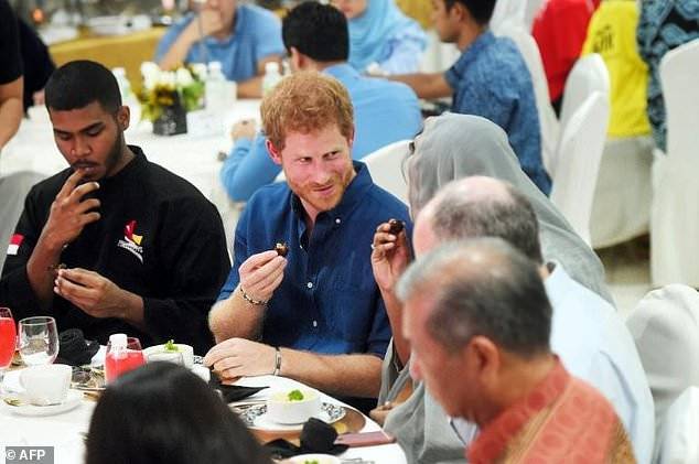 برطانوی شہزادے ہیری کی سنگا پور میں افطار پارٹی 