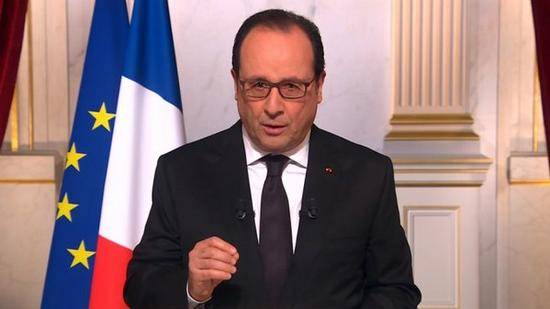 فرانسیسی صدرکاقطری امیر کو فون،کشیدگی کے خاتمے کے لیے تعاون کی پیش کش