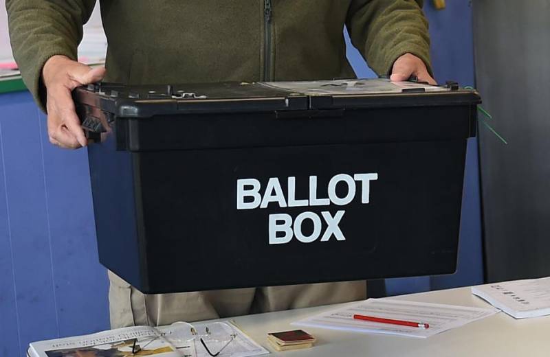 برطانیہ میں عام انتخابات کیلئے ووٹنگ، کنزرویٹو پارٹی اور لیبر پارٹی کے درمیان سخت مقابلہ