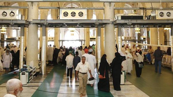 قطری متعمرین پر مسجد الحرام میں داخل ہونے پر کوئی پابندی نہیں ہے ،سعودی حکام 