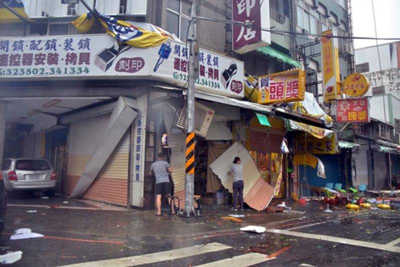 چین میں طوفان، کئی علاقوں میں نظام درہم برہم