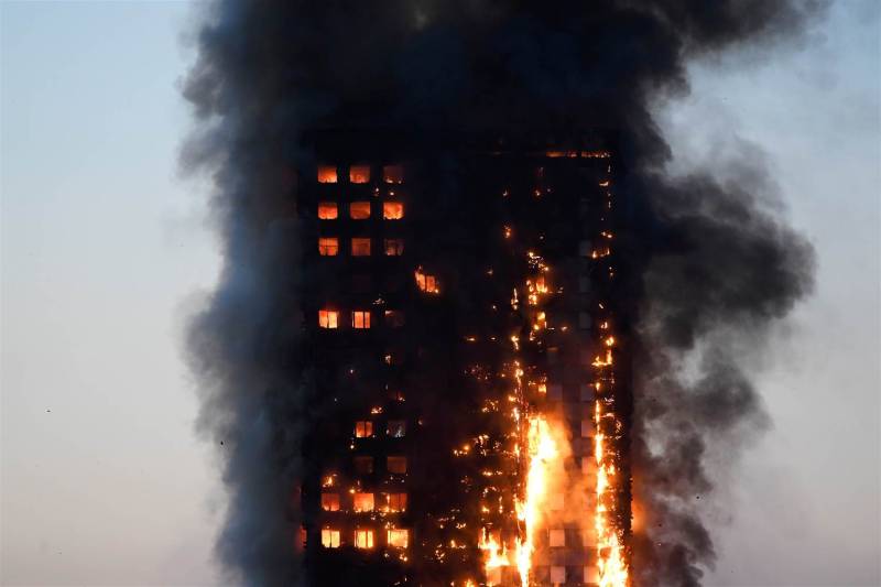 لندن ٹاور آتشزدگی میں 6 افراد ہلاک ہو گئے