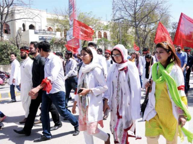 حیات آباد میڈیکل کمپلیکس پشاور میں ینگ ڈاکٹرزتیسرے روز بھی ڈیوتی سے غائب