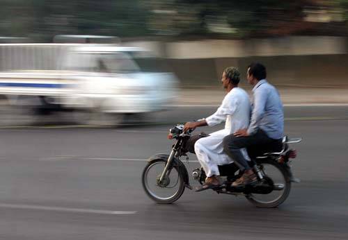 کراچی:یوم علی ؓ کے موقع پر ڈبل سواری پر پابندی عائد