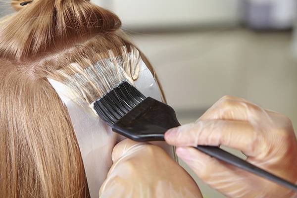 بالوں کے کیمیکلز بریسٹ کینسر کا باعث بن سکتے ہیں ، تحقیق 