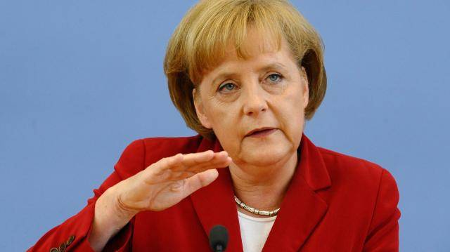 جرمن حکومت یورو زون میں اصلاحات کے فرانسیسی منصوبے پر غور کرنے کو تیار ہے، انجیلا میرکل
