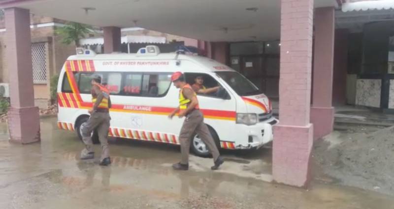 مردان: ٹریفک حادثے میں 5 افراد جاں بحق، 11 زخمی