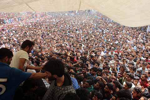 مقبوضہ کشمیر: بھارتی فوجیوں نے مزید چار کشمیریوں کو شہید کر دیا