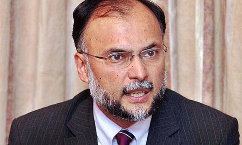 سی پیک منصوبہ کو ناکام بنانے کے لئے سیاسی انتشار پیدا کیا جا رہا ہے, احسن اقبال