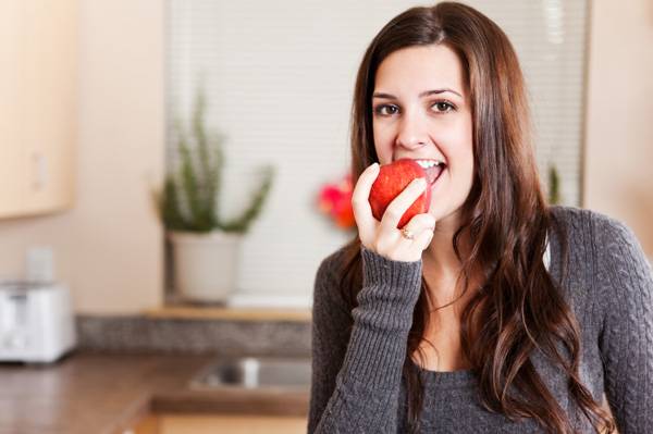 ایک سیب روزانہ موٹاپا دور بھگانے میں معاون ثابت ہو سکتا ہے: تحقیق